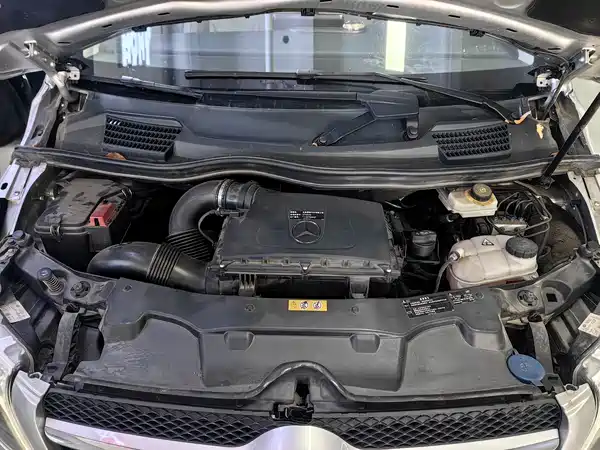 Mercedes-Benz V-Class 2022, фото 15