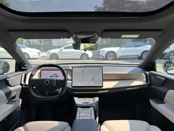 Volvo XC70 PHEV 2025, фото 6
