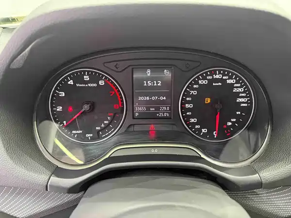 Audi Q2L 2022, фото 11