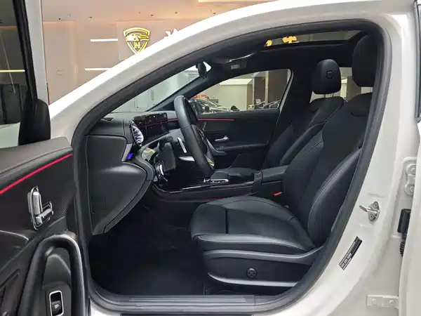 Mercedes-Benz A-Class 2022, фото 7