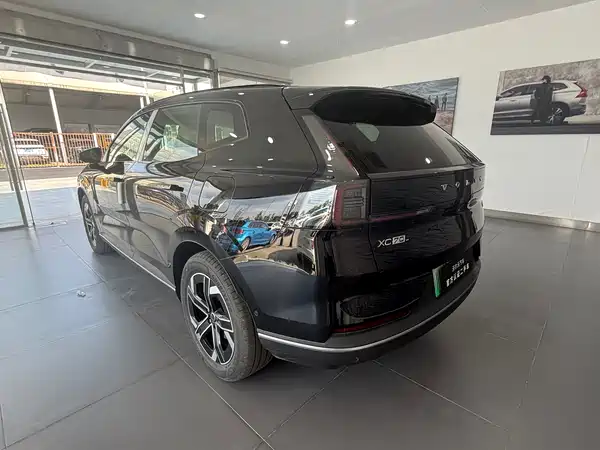Volvo XC70 PHEV 2026, фото 6