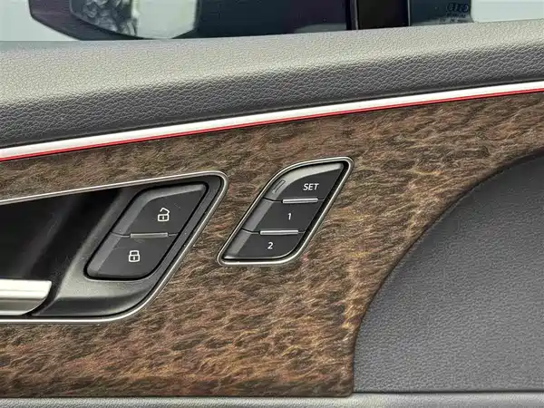 Audi Q7 2023, фото 17