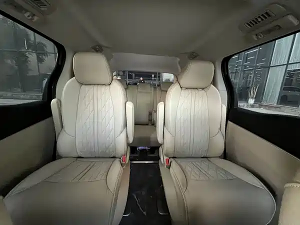 Buick GL8 2023, фото 7