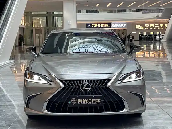 Lexus ES 2022, фото 2