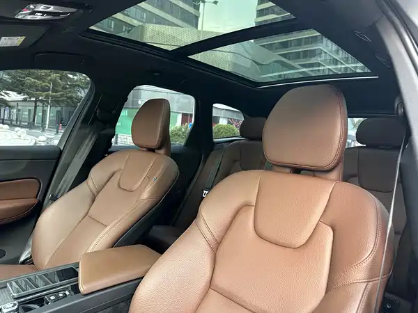 Volvo XC60 2024, фото 12