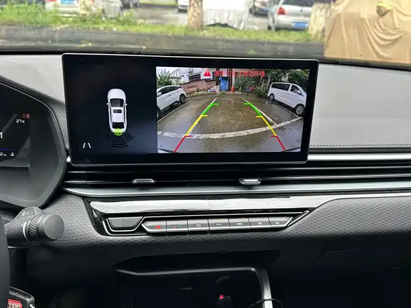 Geely Emgrand 2025, фото 14