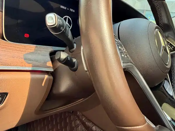 Mercedes-Benz E-Class 2023, фото 14