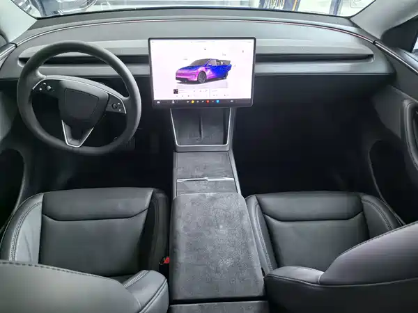 Tesla Model Y 2025, фото 7