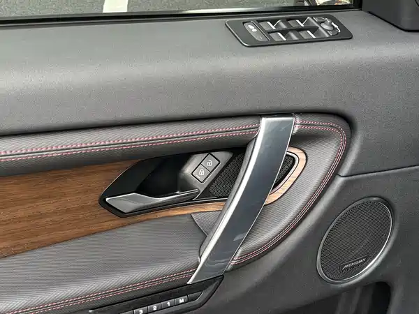 Land Rover Discovery Sport 2023, фото 15