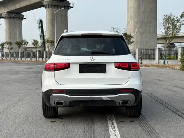 Mercedes-Benz GLB 2023, фото 4