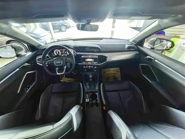 Audi Q3 2024, фото 5