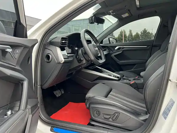 Audi A3 2023, фото 8