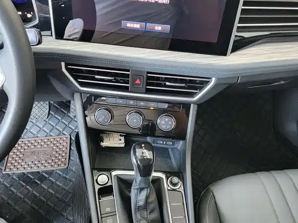 Volkswagen Sagitar 2026, фото 6