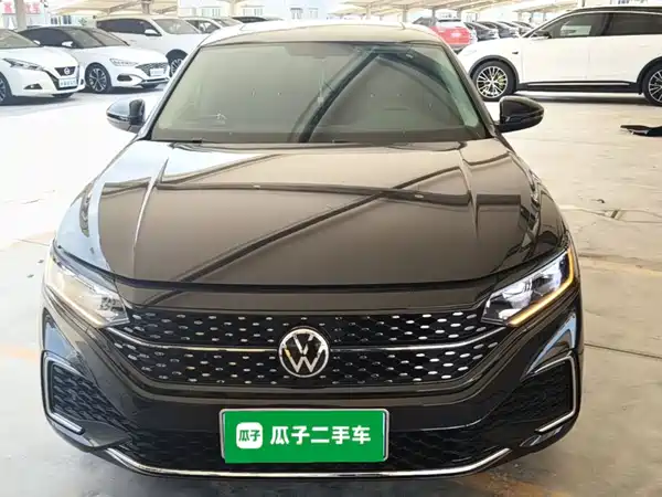 Volkswagen Passat 2024, фото 2