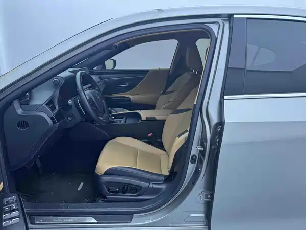 Lexus ES 2023, фото 5