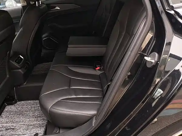 Hongqi H5 2022, фото 16