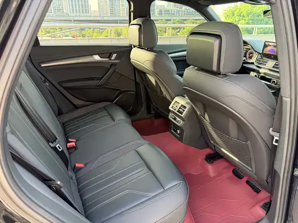 Audi Q5L 2023, фото 8
