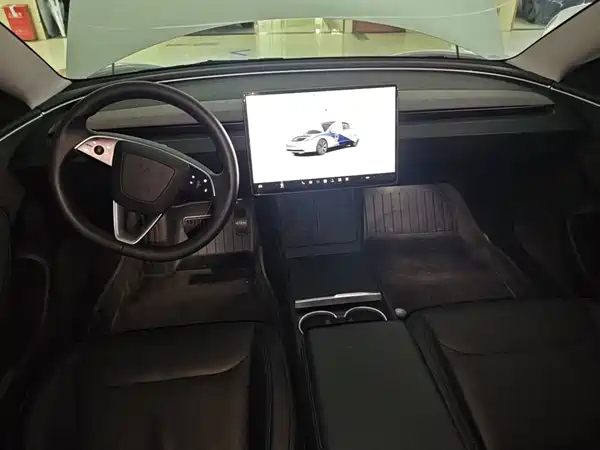 Tesla Model 3 2023, фото 10