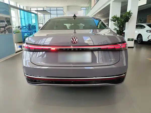 Volkswagen Passat 2025, фото 5