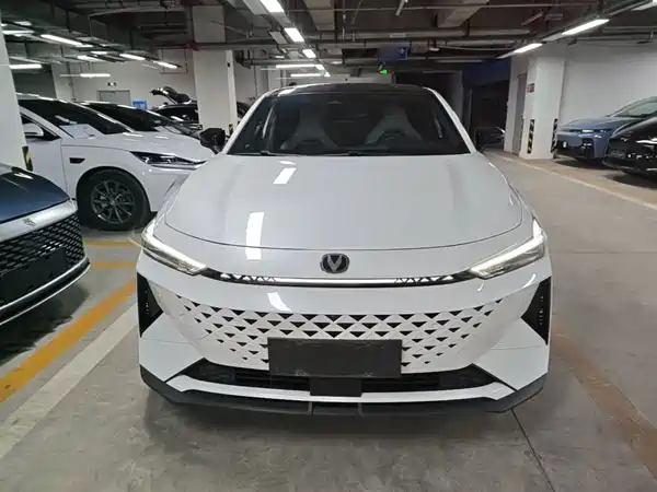 Changan UNI-V iDD 2024, фото 2