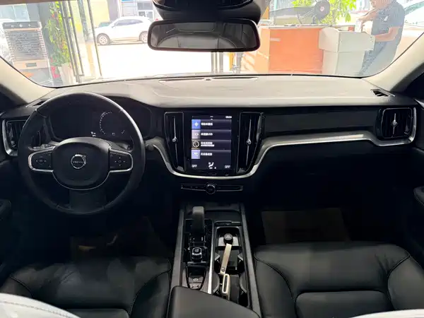 Volvo S60 2022, фото 8