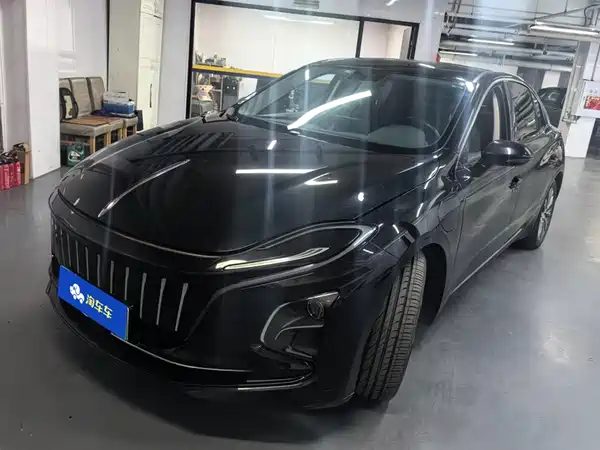 Hongqi E-QM5 2022