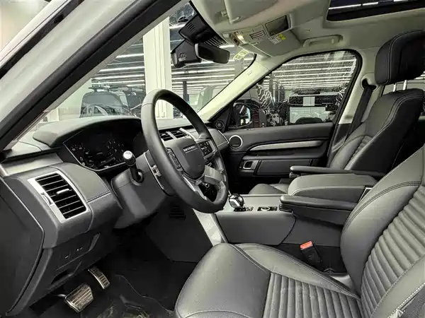 Land Rover Discovery 2024, фото 6