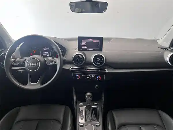 Audi Q2L 2022, фото 6