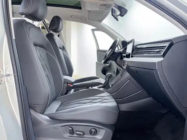 Volkswagen Tiguan L 2023, фото 10