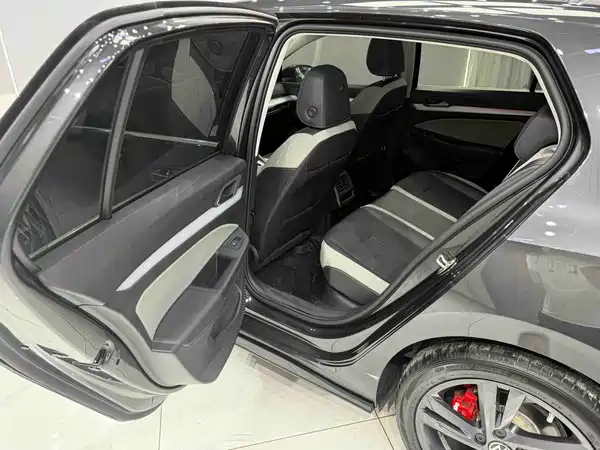Volkswagen Golf 2023, фото 14