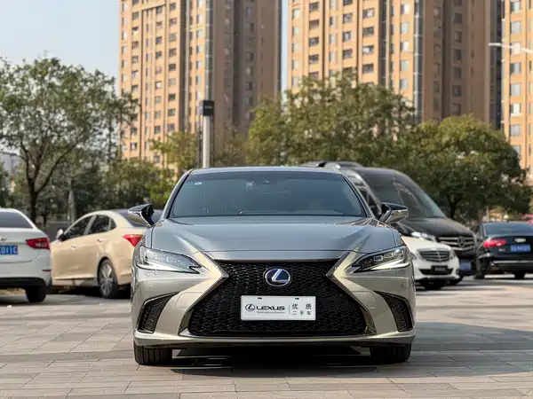 Lexus ES 2021, фото 2