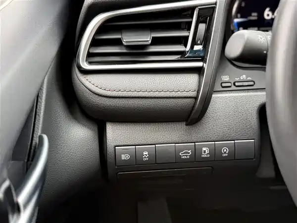 Toyota Camry 2023, фото 33