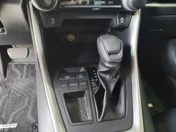 Toyota RAV4 2022, фото 13