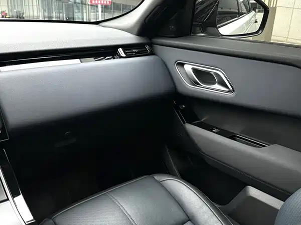 Land Rover Range Rover Velar 2024, фото 6
