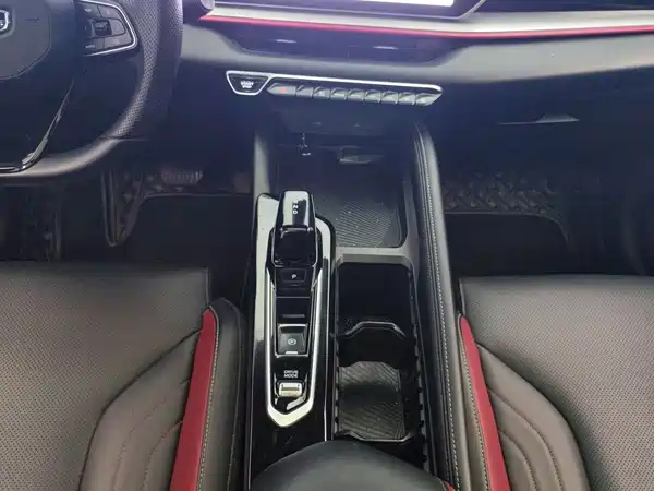 Geely Coolray 2022, фото 16