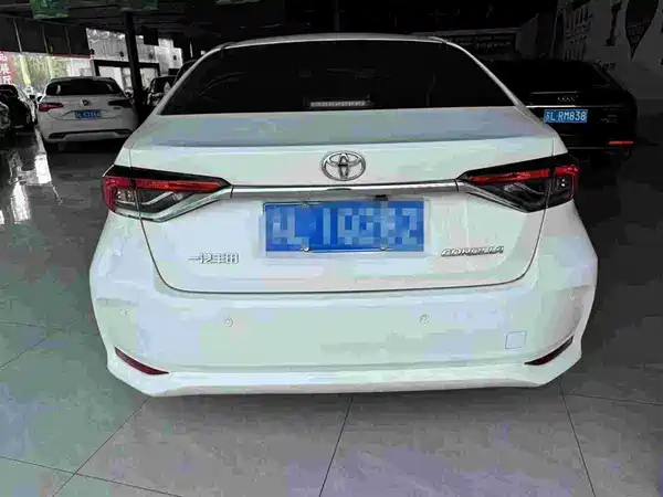 Toyota Corolla 2023, фото 3
