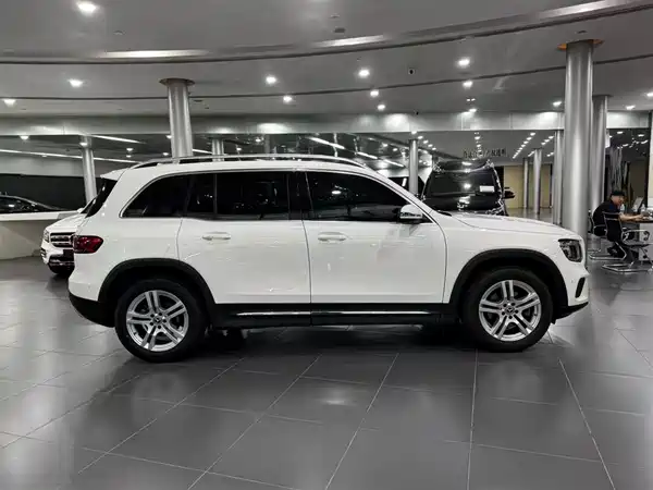 Mercedes-Benz GLB 2023, фото 6
