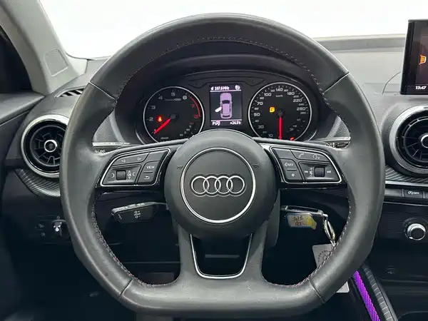 Audi Q2L 2022, фото 11