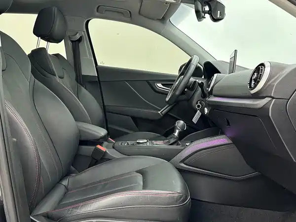 Audi Q2L 2022, фото 9