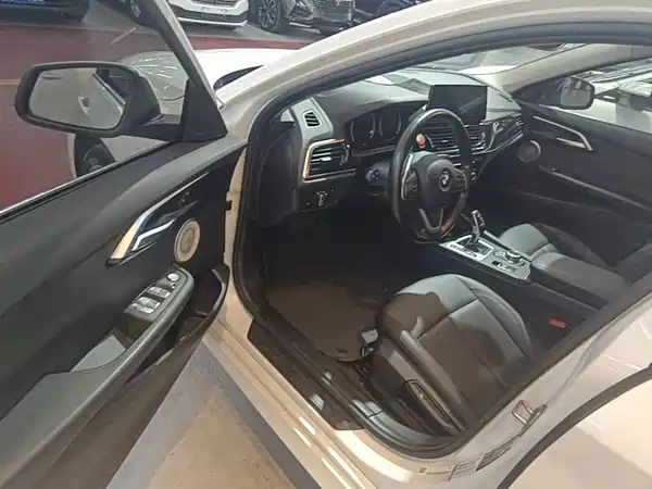 BMW 1 Series 2021, фото 15