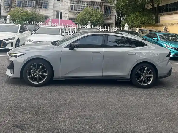 Changan UNI-V 2023, фото 3