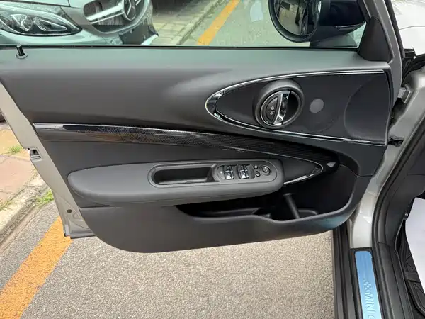 MINI CLUBMAN 2023, фото 10