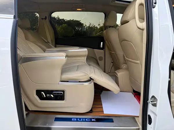 Buick GL8 2023, фото 17